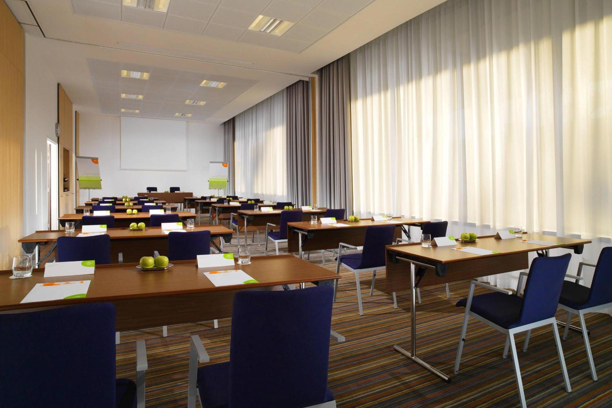 Courtyard By Marriott Montpellier Hotel Exterior foto