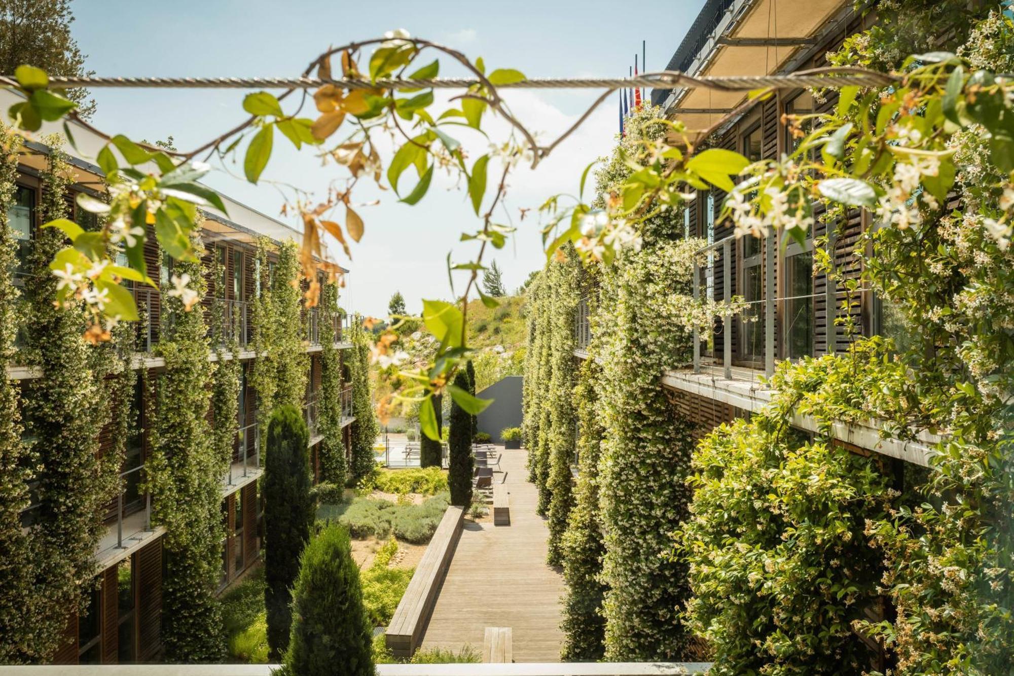Courtyard By Marriott Montpellier Hotel Exterior foto