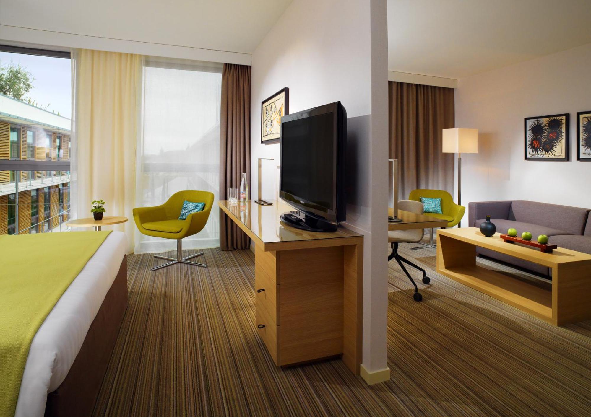 Courtyard By Marriott Montpellier Hotel Exterior foto