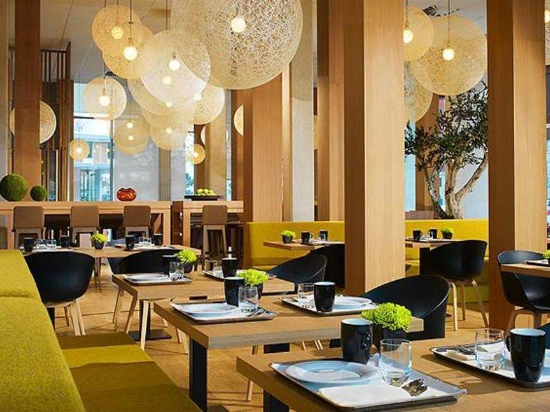 Courtyard By Marriott Montpellier Hotel Exterior foto